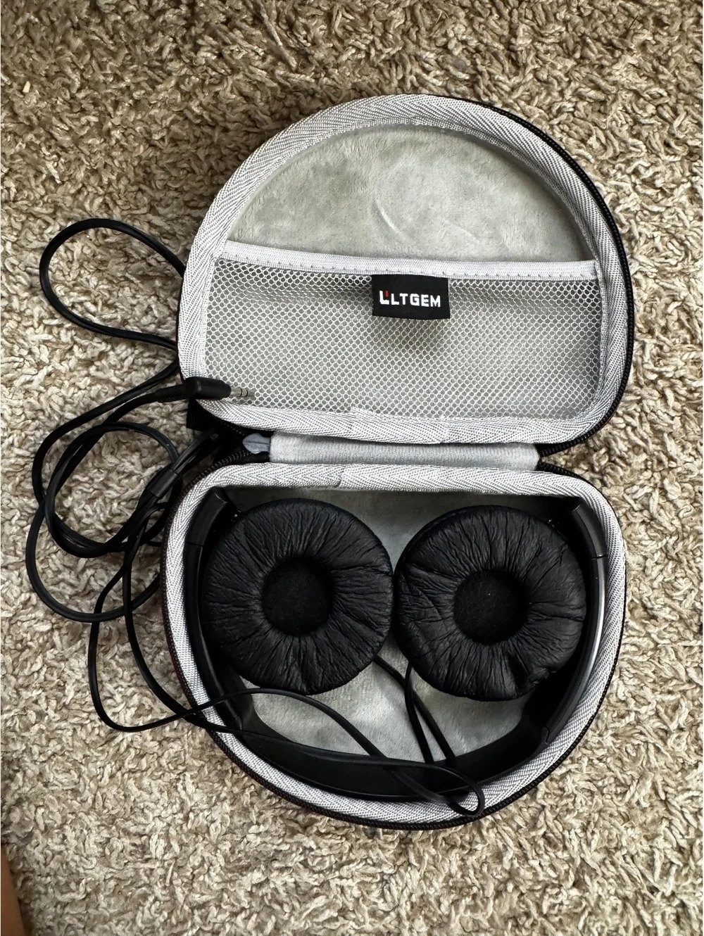 Sony MDR-ZX110 Wired Foldable Headphones Black 3.5mm w/ Hard Carrying Case